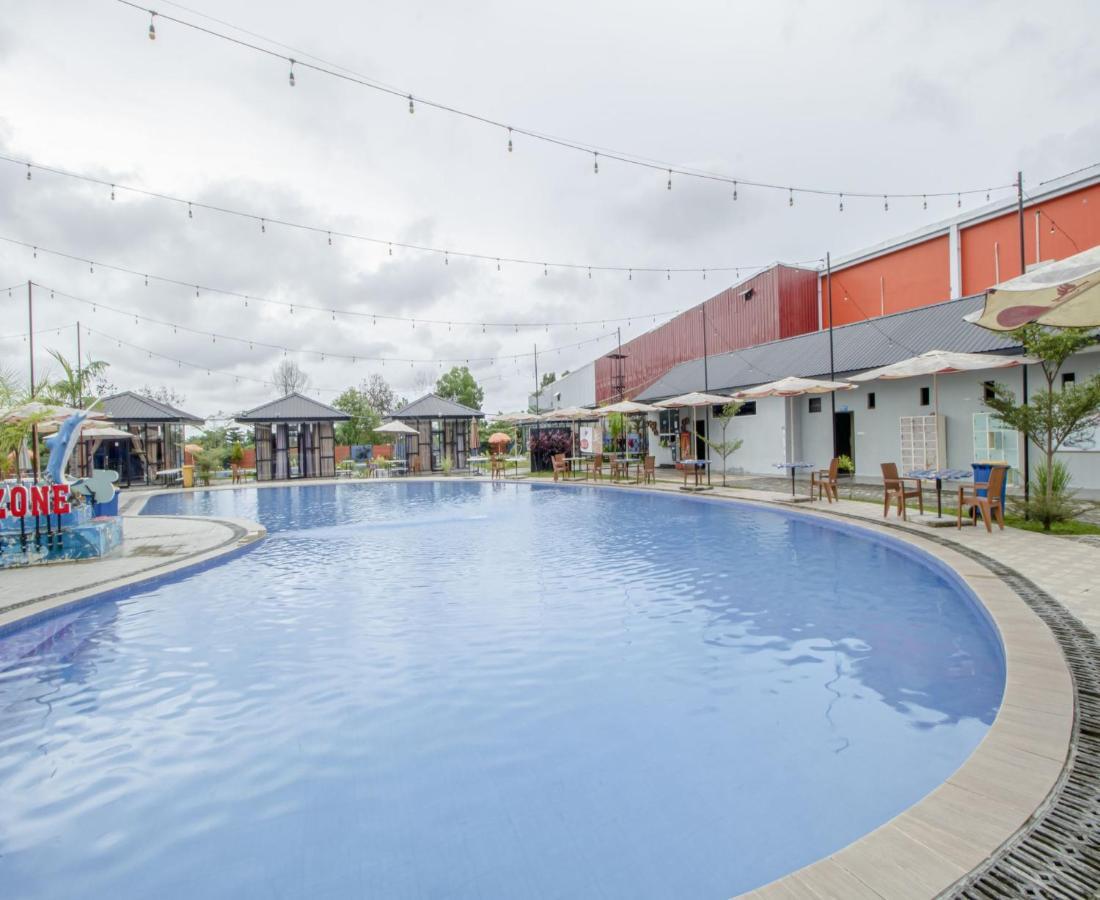 Dna Fun Zone Pekanbaru Exterior foto